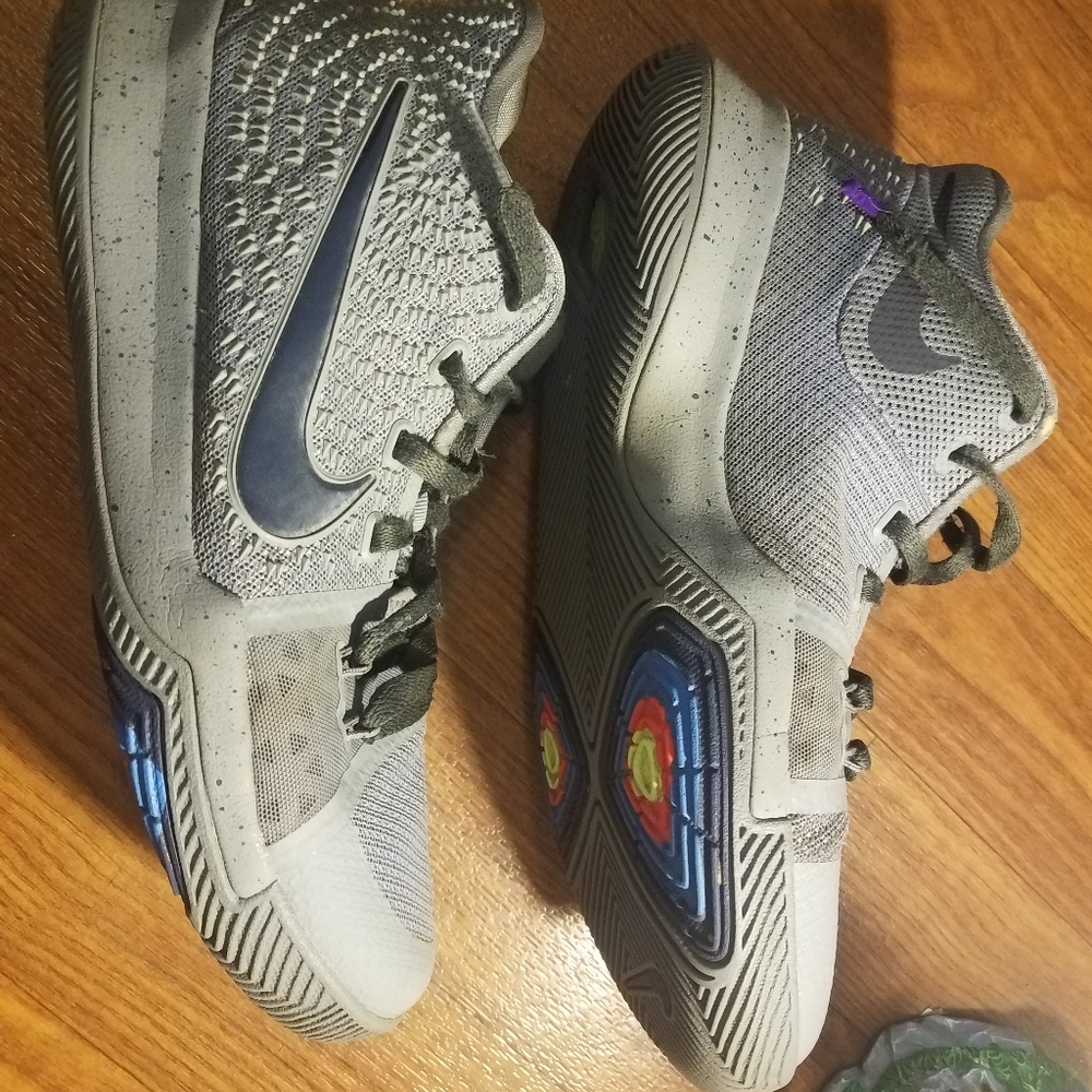 Nike Kyrie 3 (Kids) Cool Gray